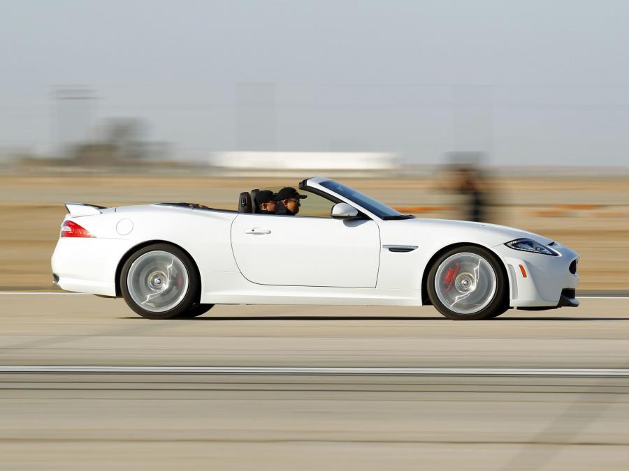  Jaguar XKR-S Convertible 2011 года  (US) (фото 7 из 11)